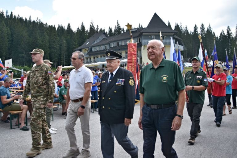 spominski-pohod, triglav, veterani