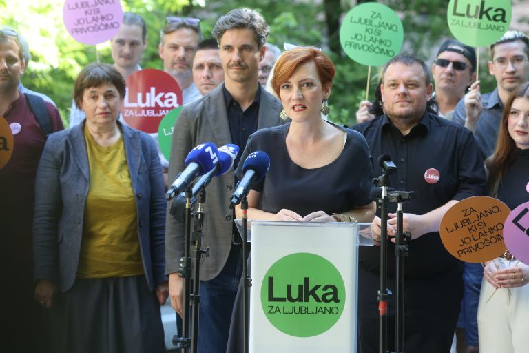 luka mesec, asta vrečko