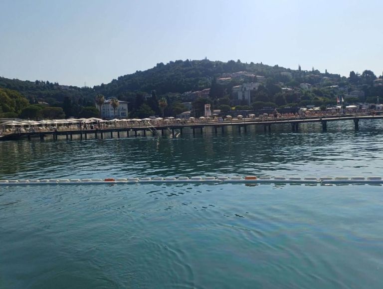 portorož, plaža, razlitje nafte.jpg