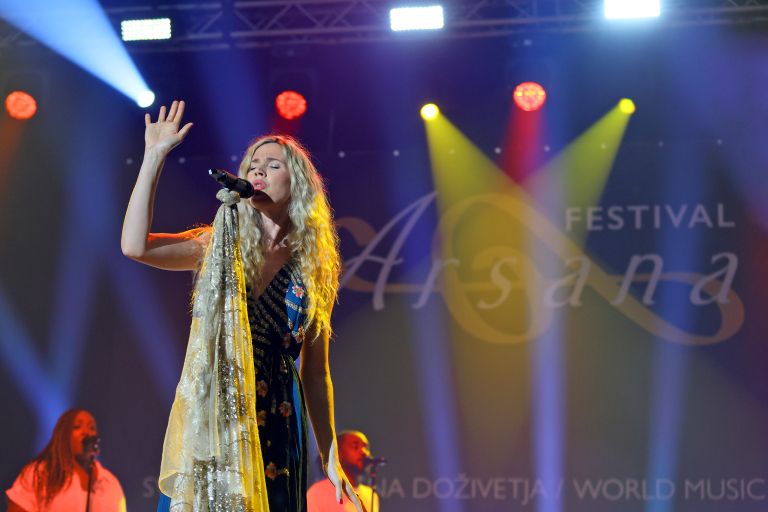 cg_joss_stone_1.jpg