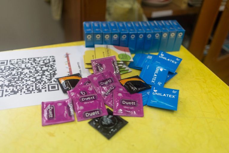 gonoreja, spolno-prenosljiva-bolezen, zascita, kontracepcija, kondom