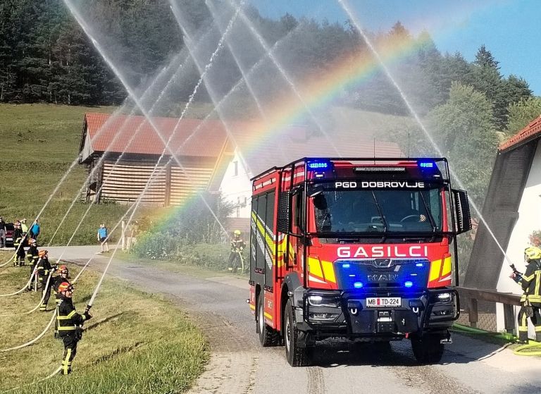 pgd-dobrovlje, gasilci, novo-vozilo, braslovce