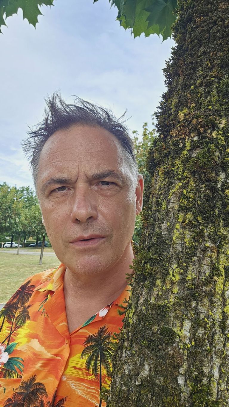 Stanislav Vrbek - Sten se po večletnem ustvarjalnem premoru vrača s skladbo Poletje se je začelo.