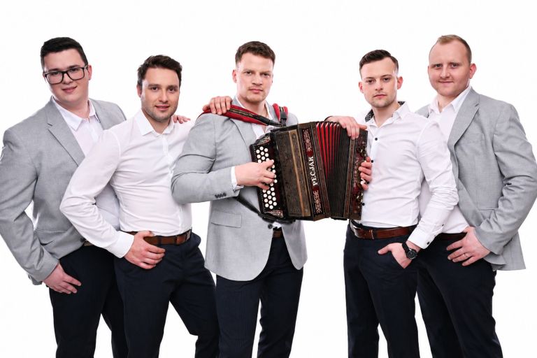 ansambel_borst_pivo.jpg