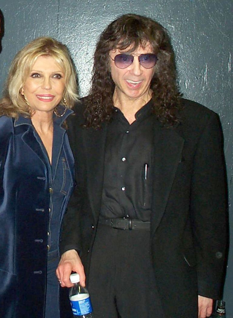 Nancy Sinatra in Phil Spector leta 2000 v znamenitem losangeleškem klubu Whisky a Go-Go, tri leta pr