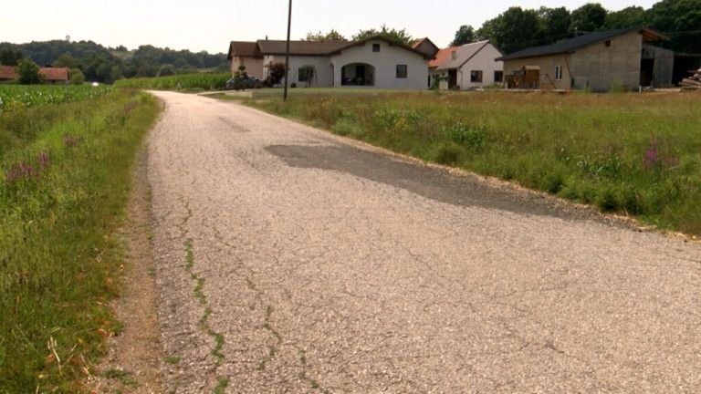 dz-destrnik cesta.jpg