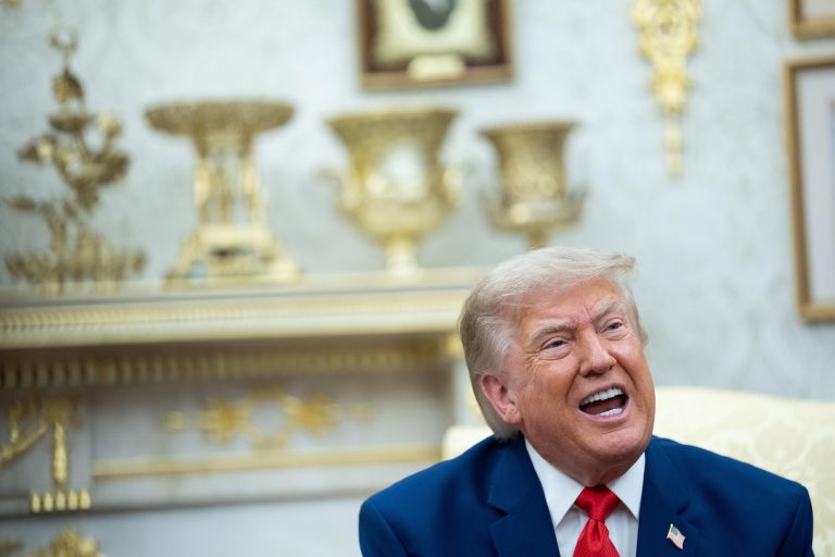 trump ovalna pisarna pf.jpg