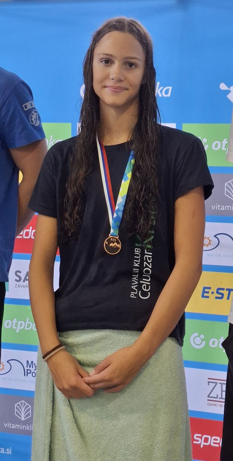 Ana Menoni.jpg