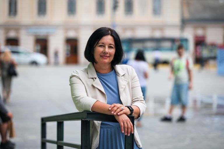 irena-romih, socio