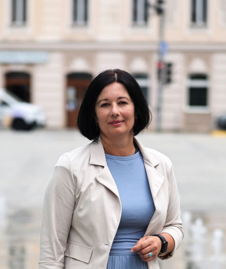 irena-romih, socio
