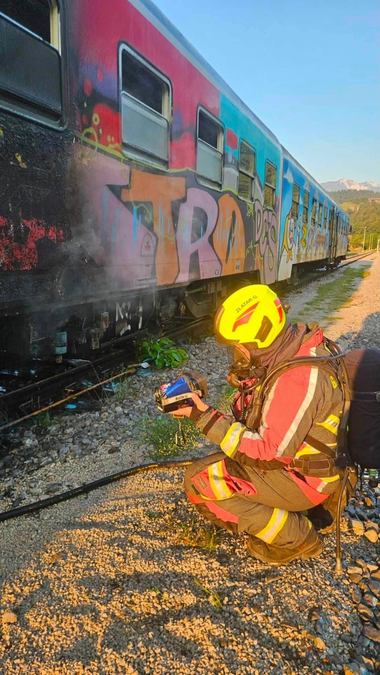 pozar, vlak, prevalje