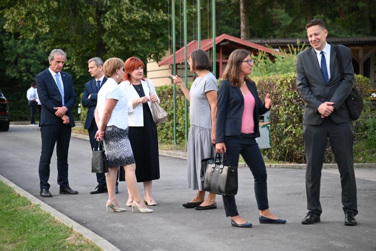 hodos, obcina-hodos, tone-kajzer, anita-orban, zunanja-ministra