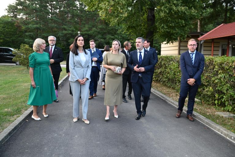 hodos, obcina-hodos, tone-kajzer, anita-orban, zunanja-ministra