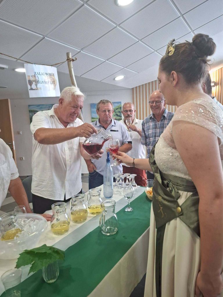 praznik-vina-in-perecov, dobrovnik