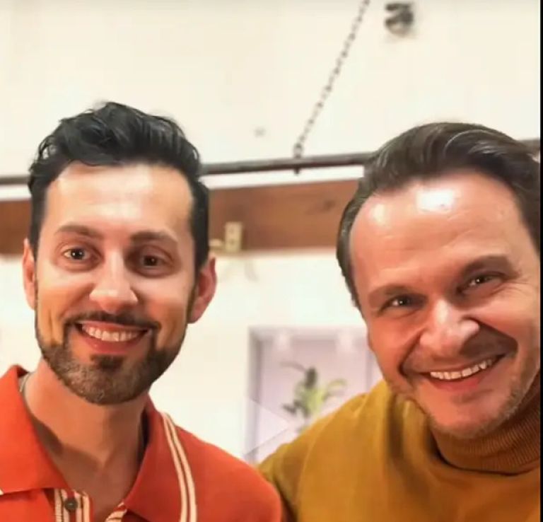 Enis Bešlagić, Max Amini