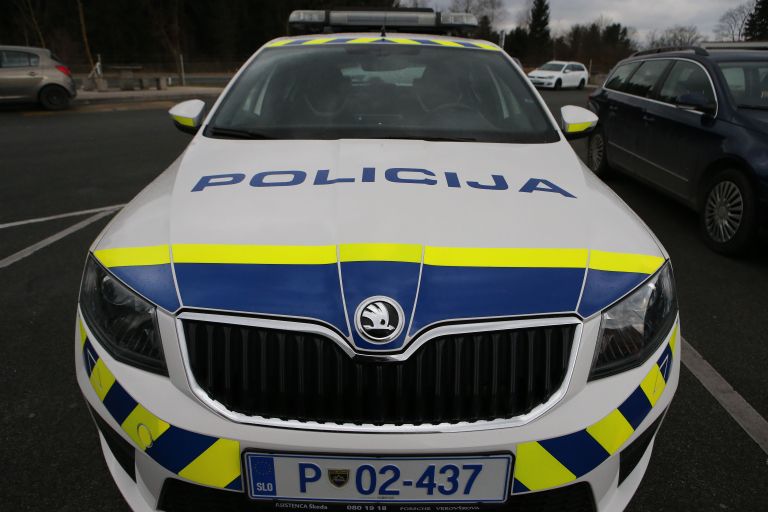 policija