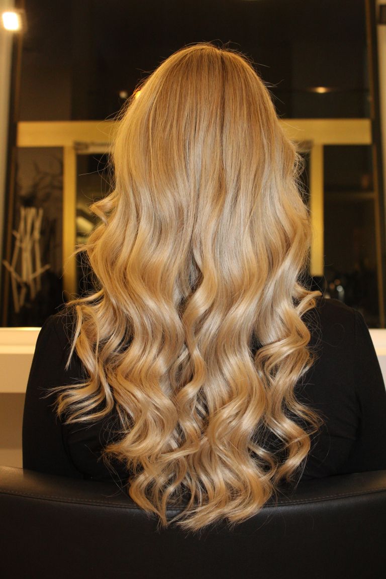 Medeno blond