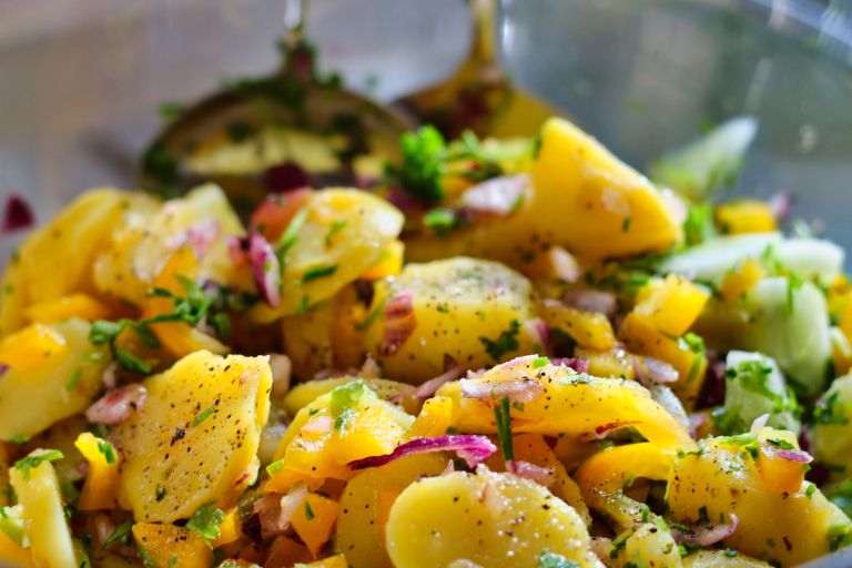 sinawa-potato-salad-4836398.jpg