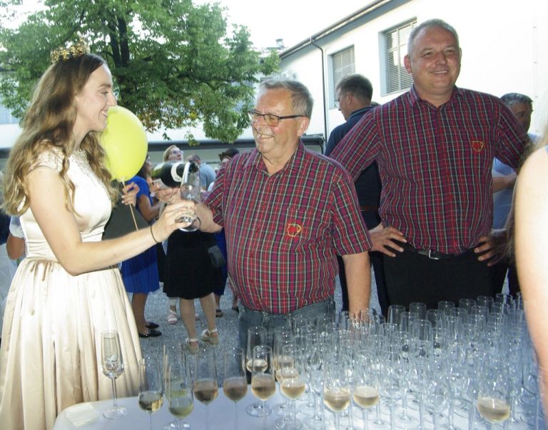 d27_druzabnakraljicanika.jpg
