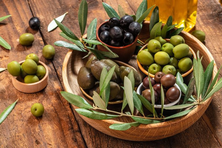 Oljka, oljčni listi, olive