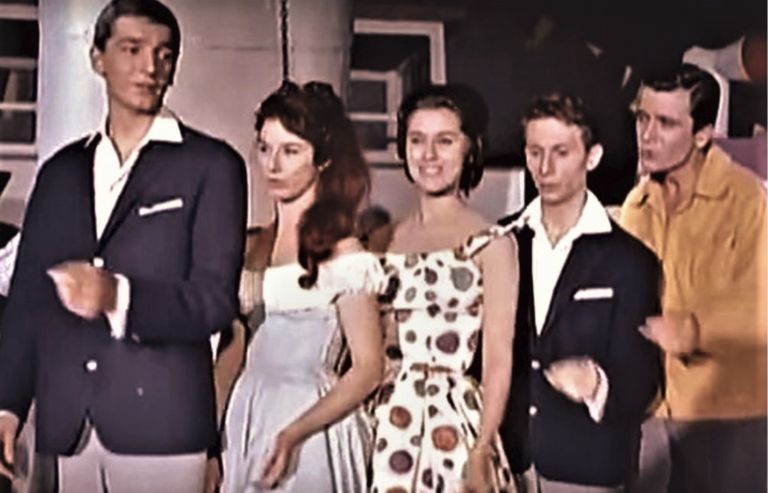 Beba Lončar kot Sonja v filmu Ljubav i moda, ki je leta 1960 na velika platna prinesel mladost, glasbo, modo in sodobnejšo podobo Beograda.
