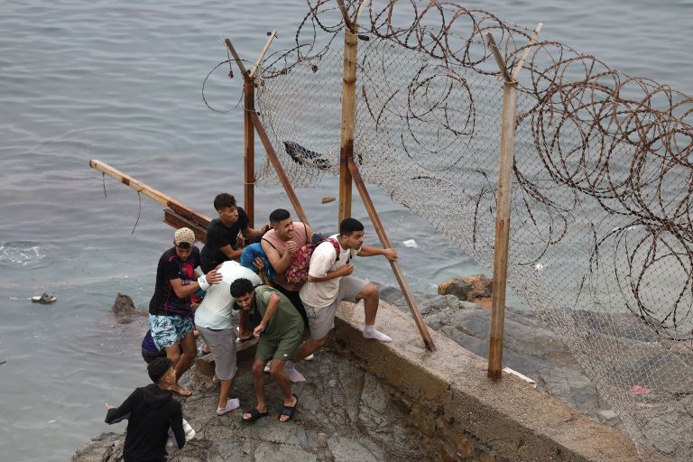 4 ceuta migranti pf.jpg