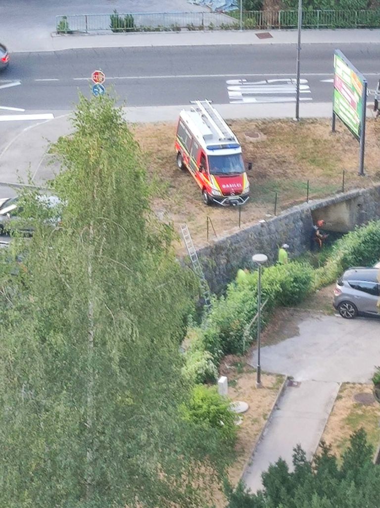 Čiščenje struge.jpg