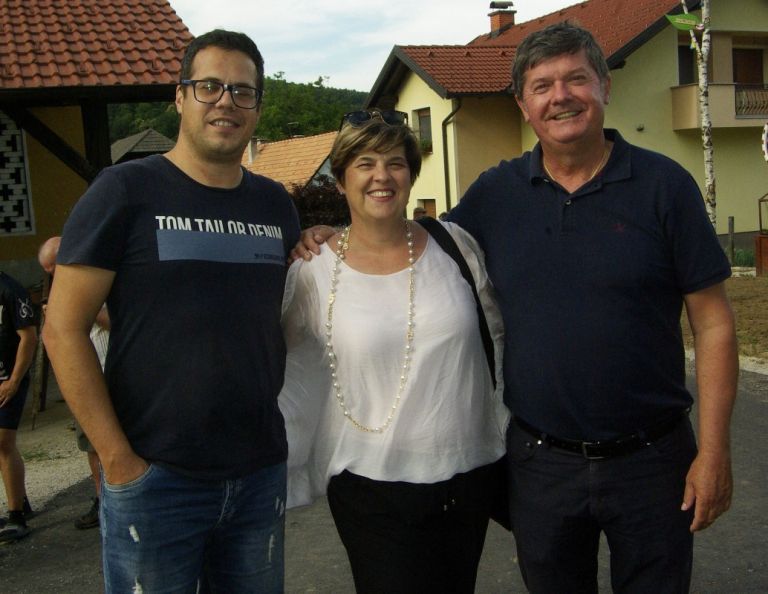 d27_druzabnatrojicaskocjan.jpg