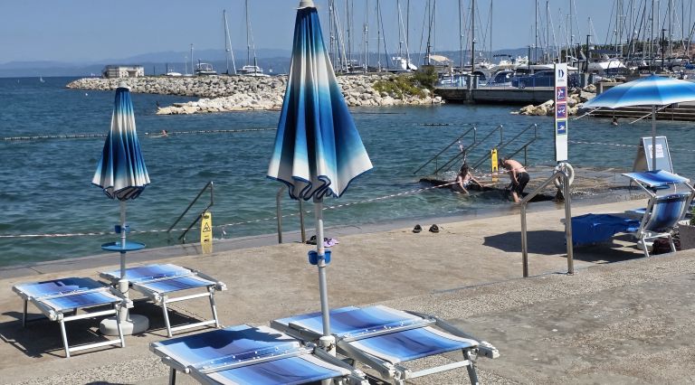 plaža delfin izola.jpg