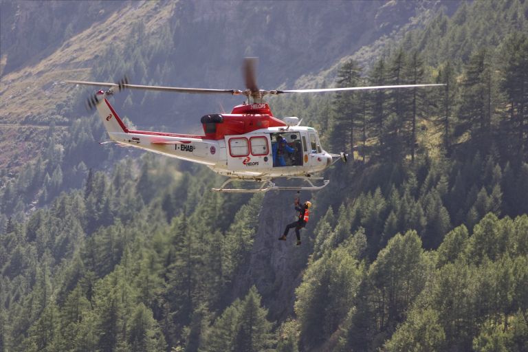 -helicopter-5363389.jpg