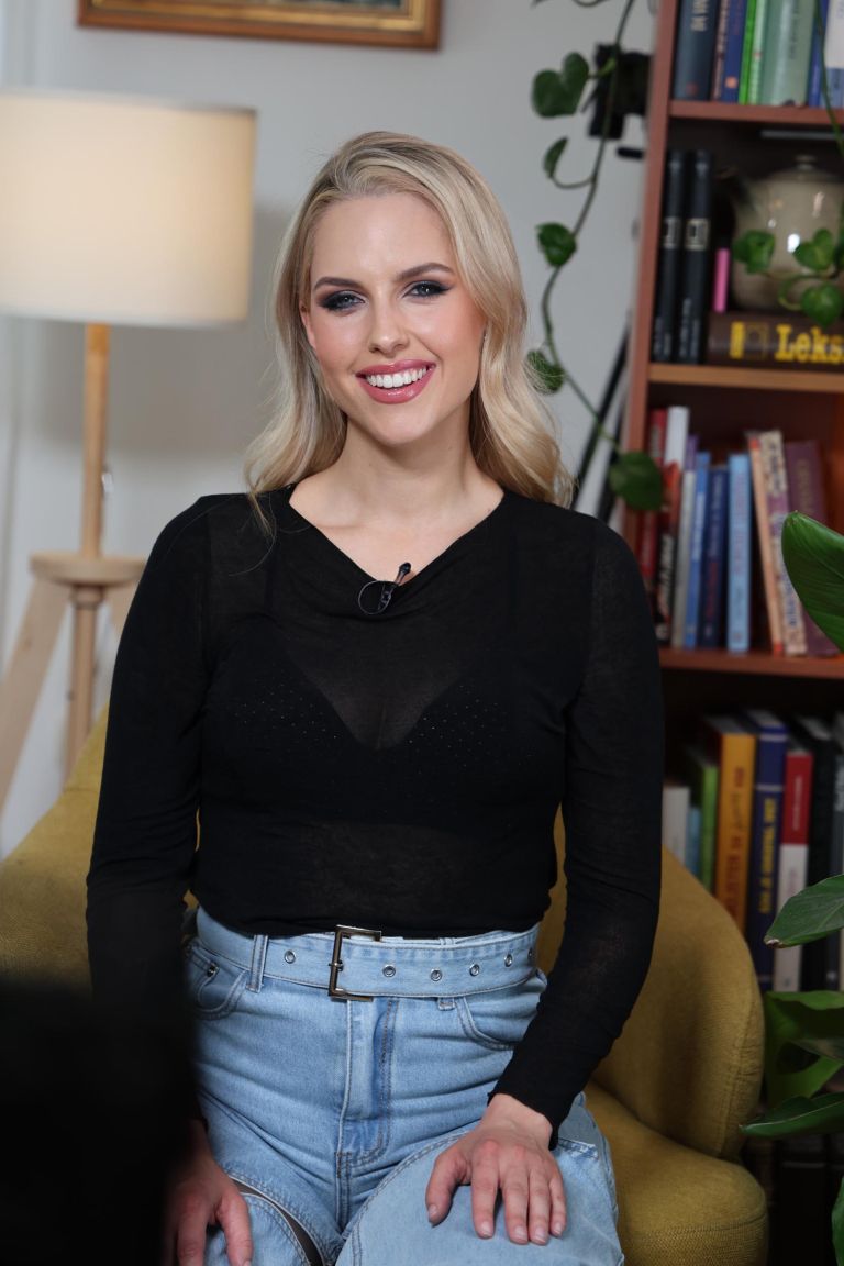 Lara Medved, voditeljica