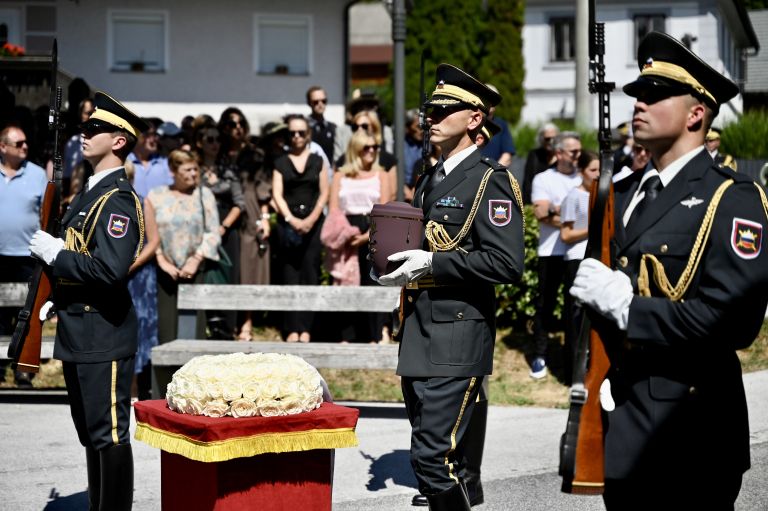 pogreb, Milena Zupančič