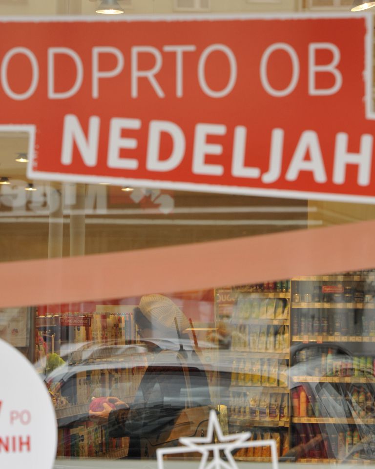 trgovina, odprto ob nedeljah, leto 2018.jpg