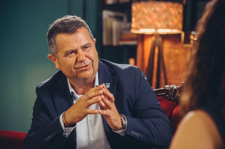 janez-magyar, župan-občina-lendava, kavč, podkast