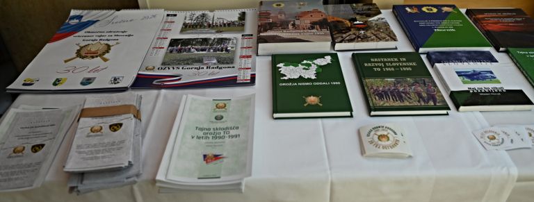 razstava, obmocno-zdruzenje-veteranov-vojne-za-slovenijo-gornja-radgona, tajna-skladisca, franc-koracin