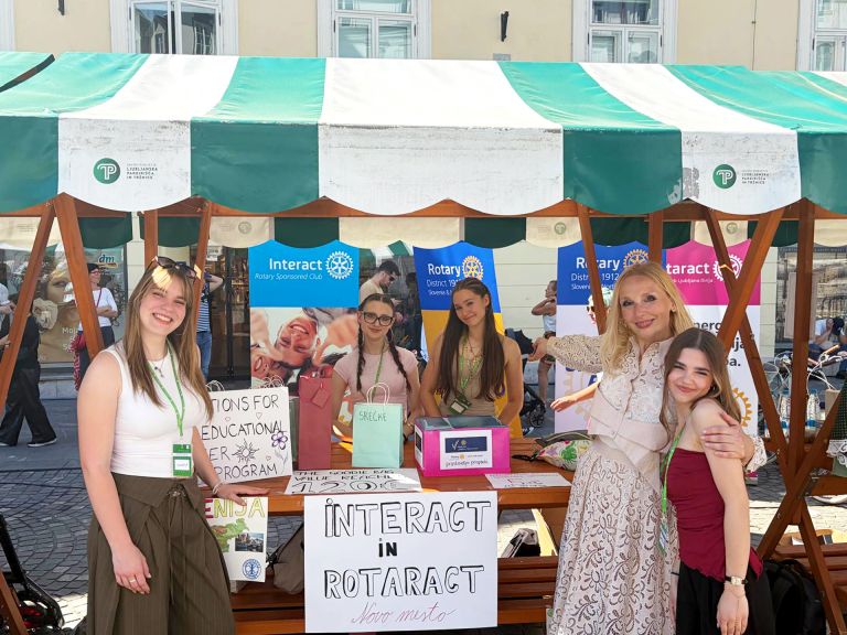 Predstavnice kluba Interact v Ljubljani_arhiv IAC.jpg