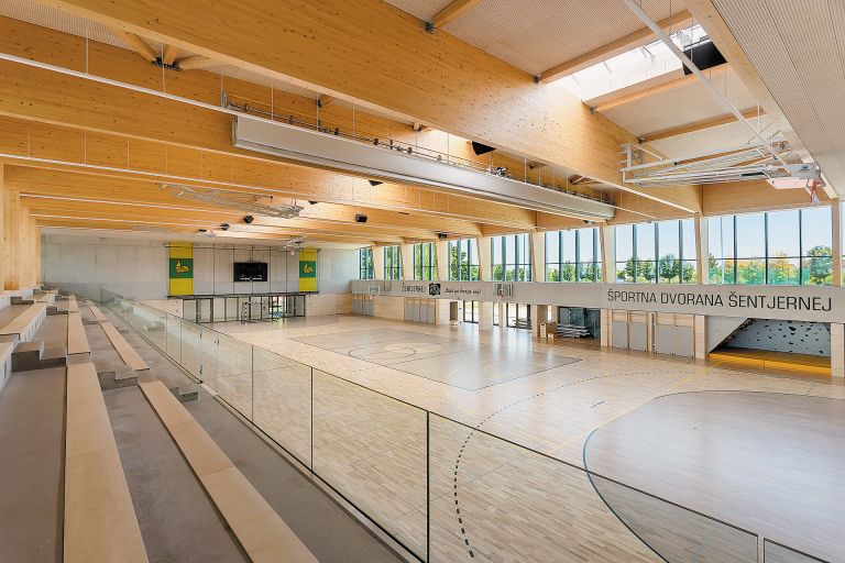 Sportna dvorana Sentjernej - notranjost.jpg