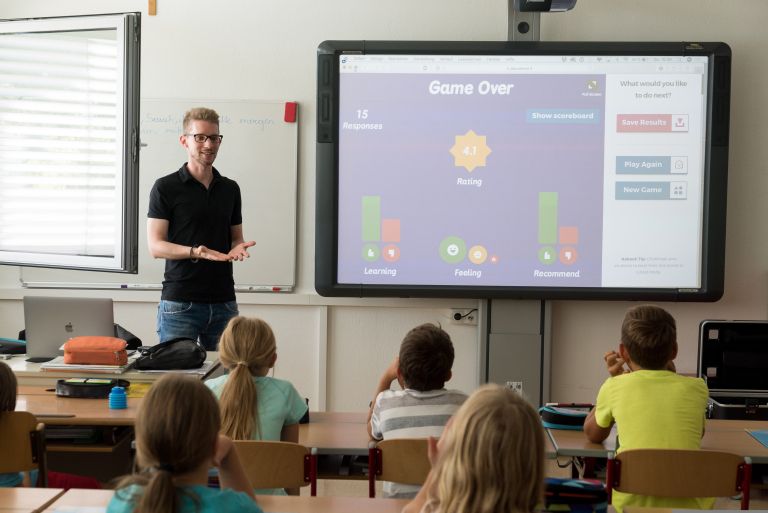 steveriot1-teacher-3765909.jpg