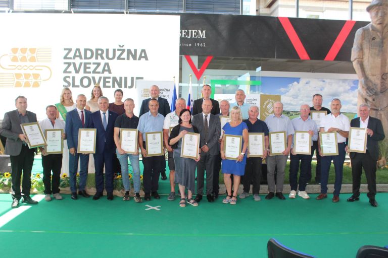 agra, zadružna zveza slovenije