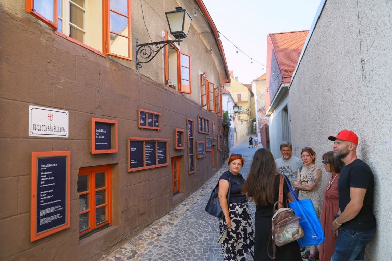 cg_muzikafe_razstava_3.jpg