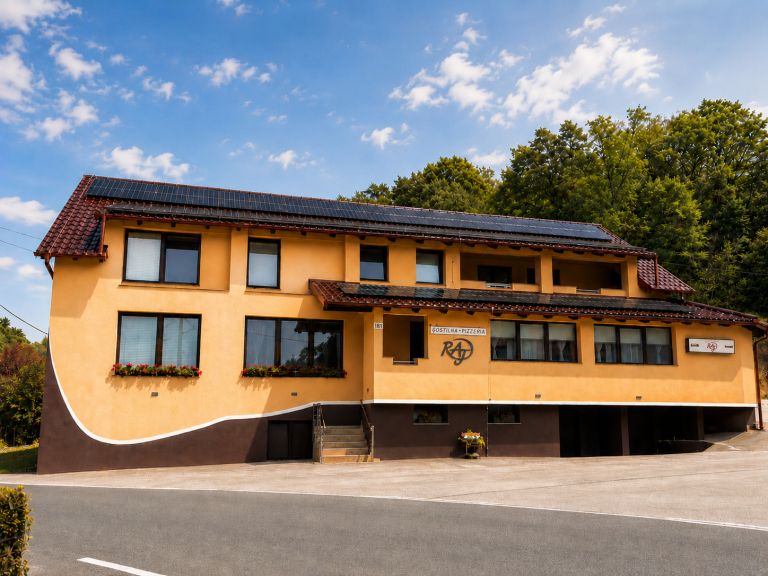gostilna-rajsar, gostilna-raj, grad, lidija-rajsar-ferencek, 60-let