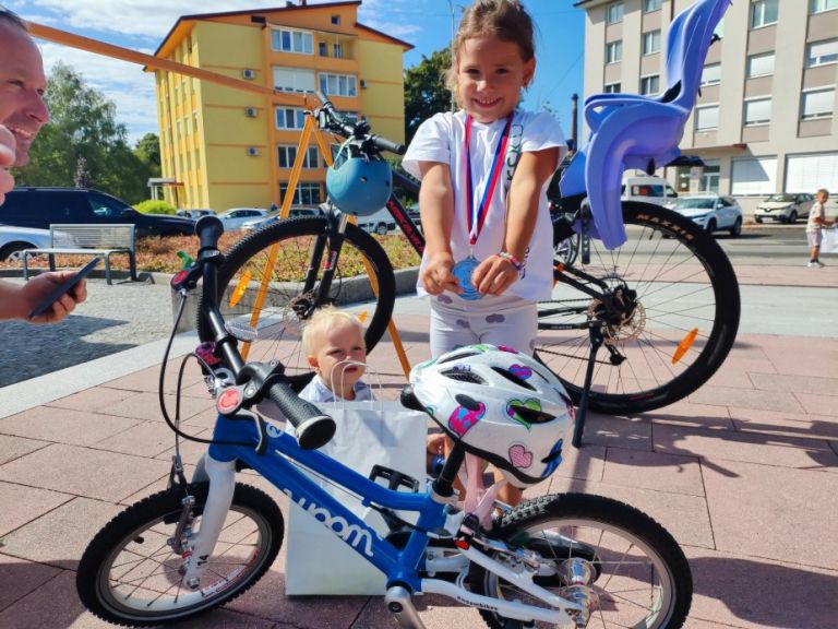 kolesarski-maraton-po-dezeli-cvicka