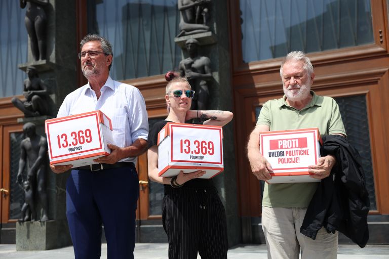 proti politicni policiji-pl.jpg