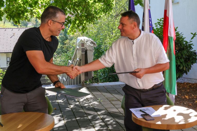 podpis pogodbe 1.jpg