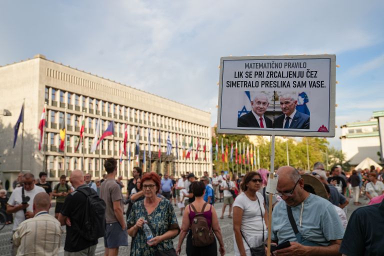 protest dz jansa mijic.jpg