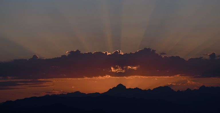 triglav, delni sončev mrk.JPG