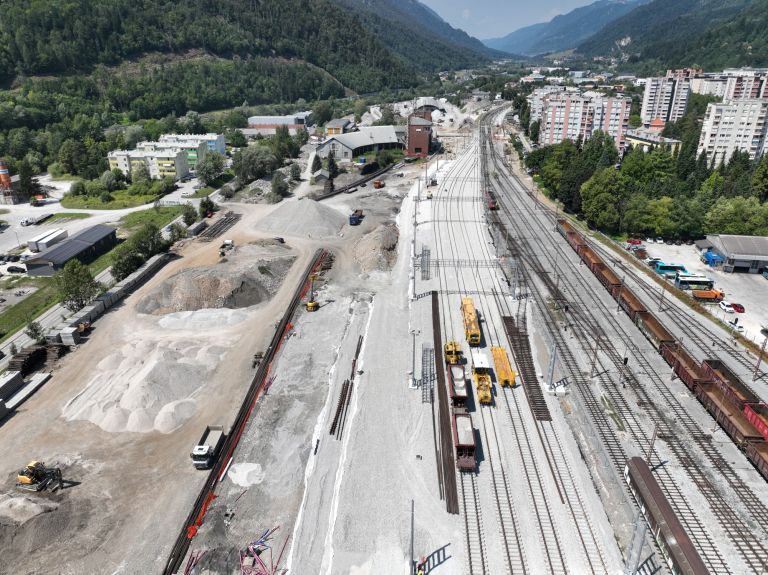 jesenice, nadgradnja, zeleznisko-vozlisce