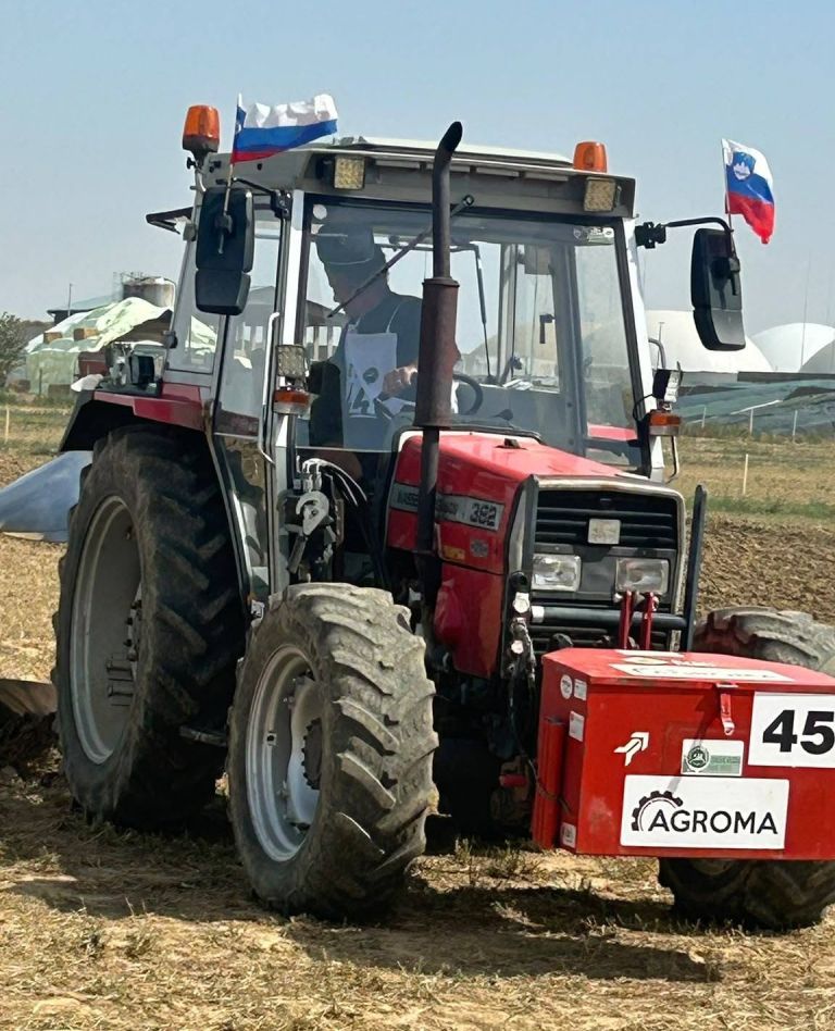 Igor Pate je drugi dan v oranju ledine z obračalnim plugom zasedel 11. mesto, enajsti pa je bil tudi v skupni razvrstitvi.