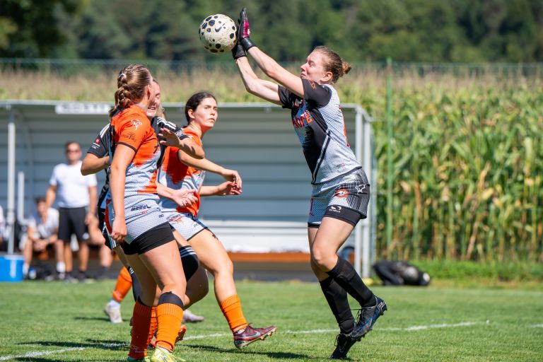 znk-mura-nona, znk-cerklje, zenska-nogometna-liga-triglav