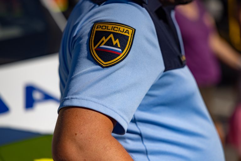 Policija